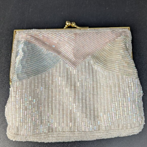 Beautiful beaded cream and pastel clutch purse. - Picture 1 of 6